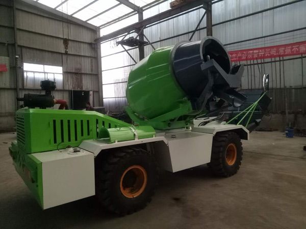 2.6方自动上料混凝土搅拌车6.jpg